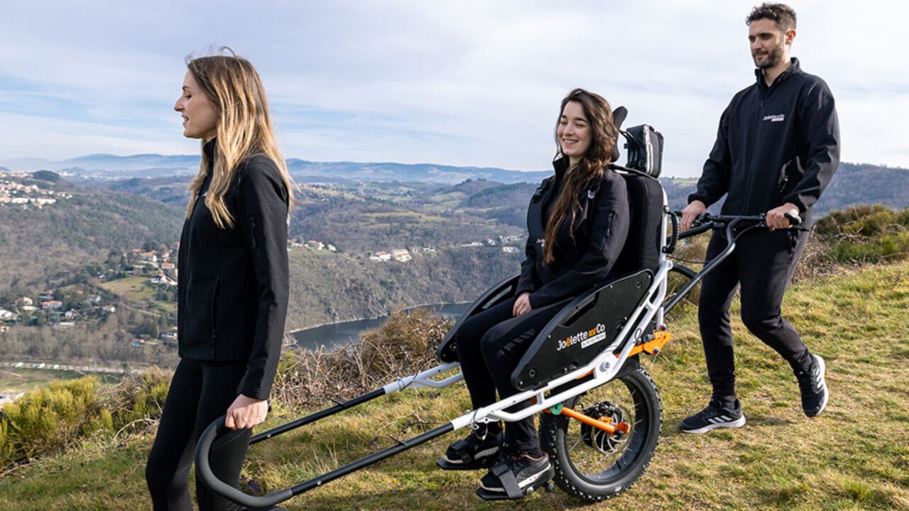 Mit dem Joëlette Adventure können Personen mit eingeschränkter Mobilität in den Bergen wandern gehen.