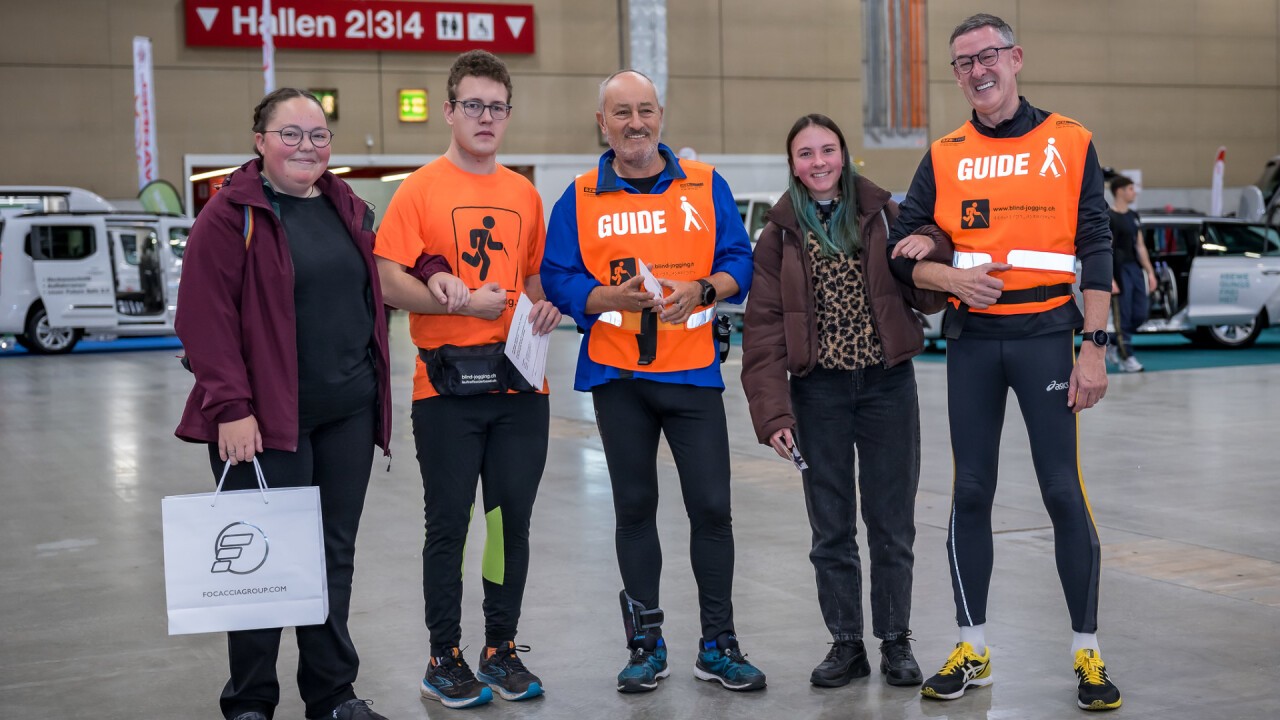 Die erfahrenen Guides unterstützen Sie beim Blind Jogging.