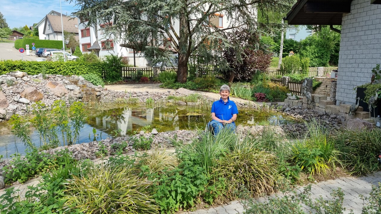 Ob im Auto oder im Garten – Katharina Buck’s wichtigstes Accesoire ist immer ihr Lächeln