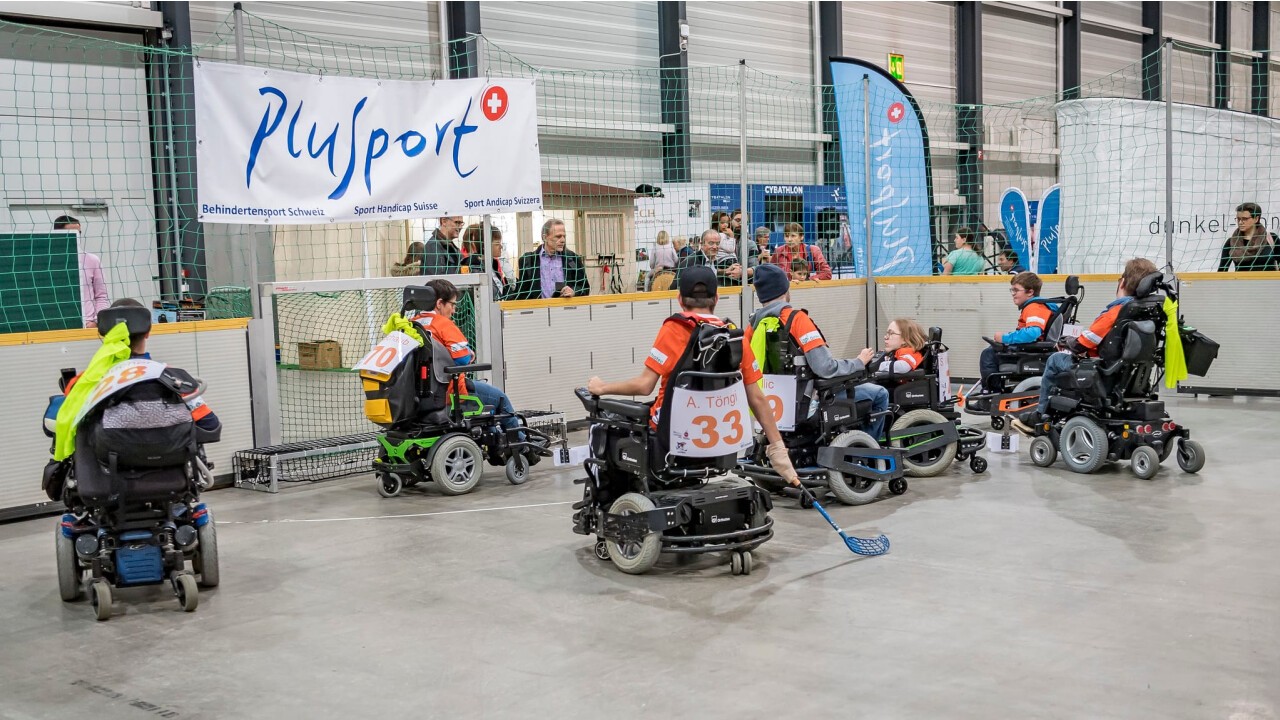 Spiel, Sport und Spass ist in der Halle 1 angesagt. Zahlreiche Sportaktivitäten warten auf die Besuchenden.